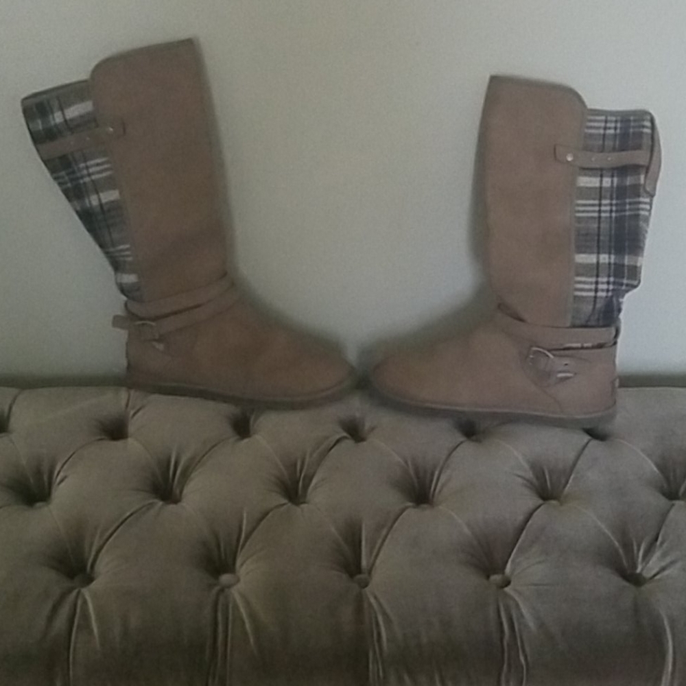 Ugg Plaid Leather Boots 10